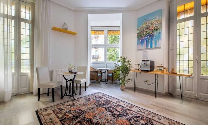 San Sebastian Centro House | Guest-Rated Pensión Donostiarra with Spa and Breakfast