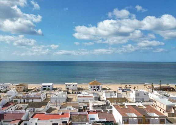Islantilla House | Family-Friendly Stay at Pensión El Alamo with Pets Welcome