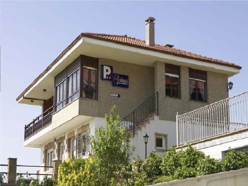 San Vicente de la Barquera House | Discover Comfort at Pensión Galimar - Guest Rated 8.5/10