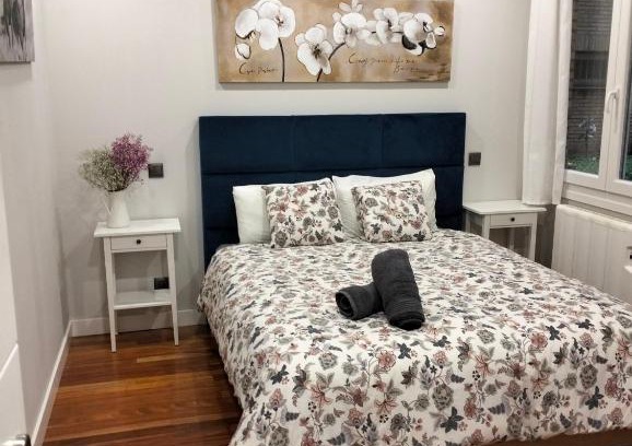 Castanos Hotel | Pet-Friendly Retreat at Guggenheim Riverview - Ideal for Families