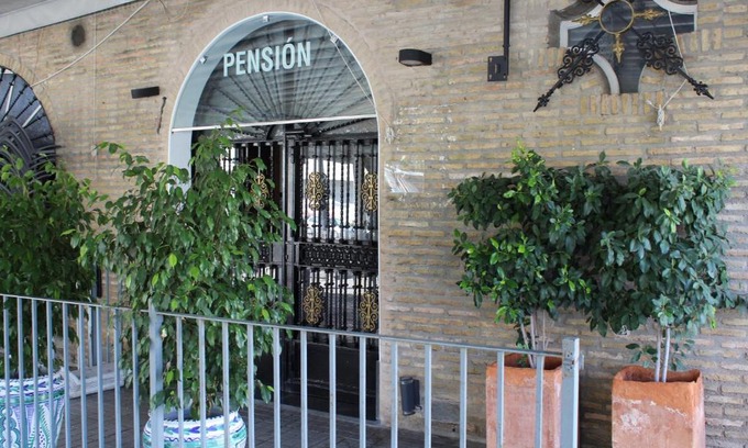 Utrera House | Affordable Stay at Pensión Hidalgo 2 - Family Friendly!