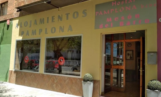 Ermitagana House | Family-Friendly Stay at Pensión Pamplonabeds - 8/10 Rated