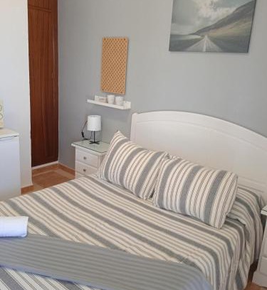 Jedula House | Budget-Friendly Stay at Pensión Montero with Accessibility