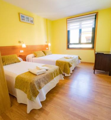 Palas de Rei House | Welcoming Pensión Palas: Family-Friendly & Accessible Stay