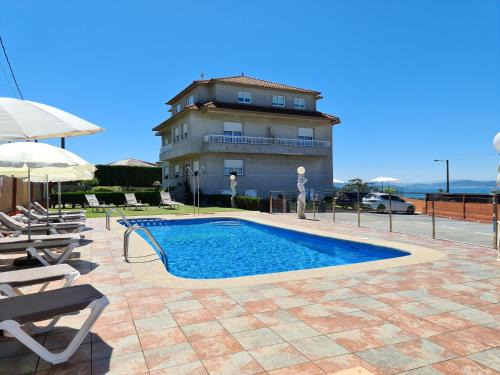 Montalvo House | Oceanfront Comfort at Pensión Residencia Cecilia - Rated 9.1