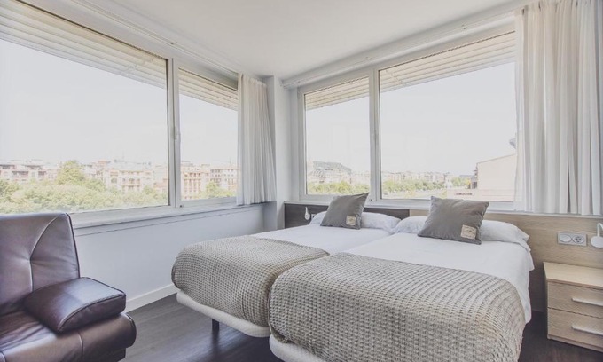 Egia House | Comfortable Stay at Pensión Riberas del Urumea