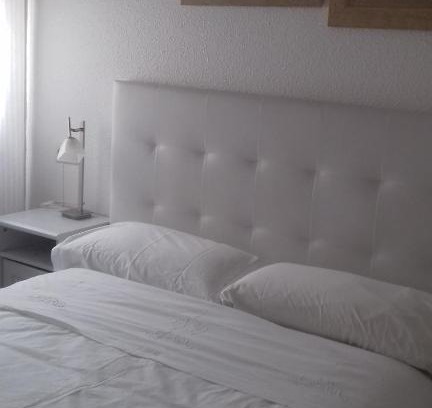 Ermitagana Bed & Breakfast | Budget-Friendly Stay at Pensión Room Pamplona - Rated 8.4