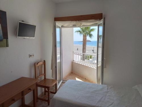 Carboneras House | Relaxing Stay at Pensión Sol y Playa with Breakfast Included