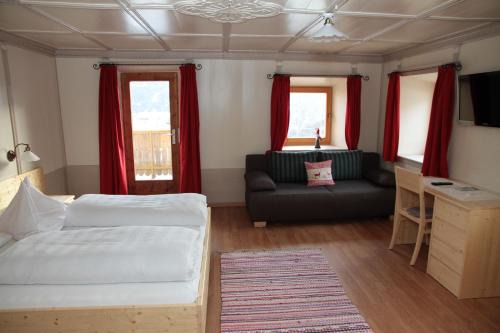 Terento Bed & Breakfast | Oceanfront Retreat at Pension Aichner with Spa Access