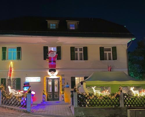 Graz-Straßgang House | Pet-Friendly Escape at Pension - Alt - Strassgang