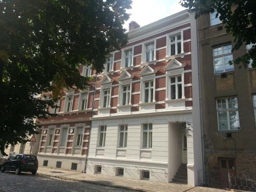 Stendal House | Pet-Friendly Pension am Mönchskirchhof with Breakfast & Kitchen