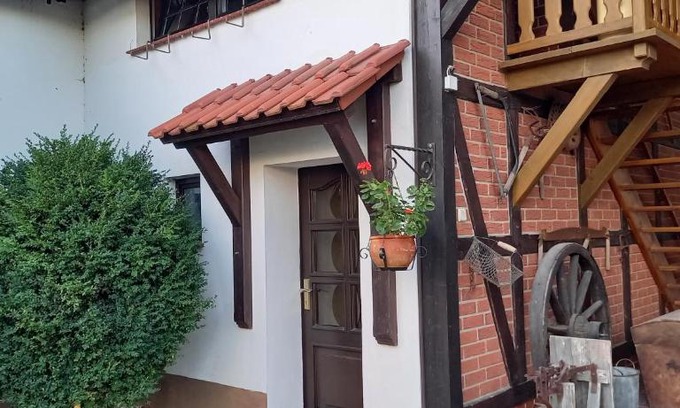 Flechtingen Apartment | Family-Friendly Pension "Am Park" - Cozy Hofappartements