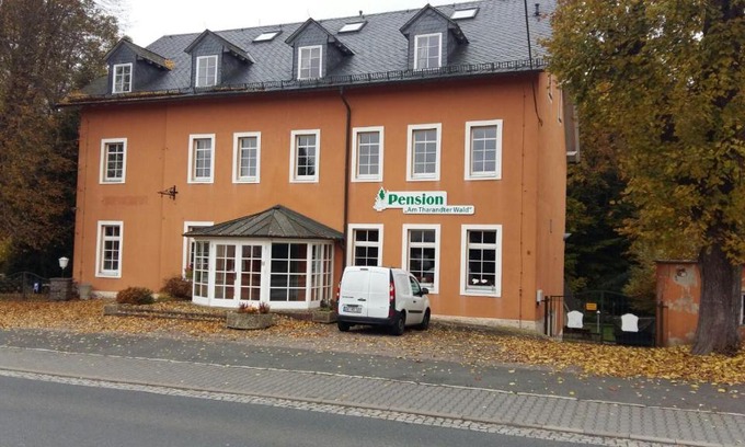 Grillenburg House | Pet-Friendly Getaway at Pension am Tharandter Wald