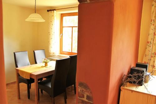 Dorflas Apartment | Oceanfront Retreat at Pension 'Am Vogelherd' - Top Rated Stay