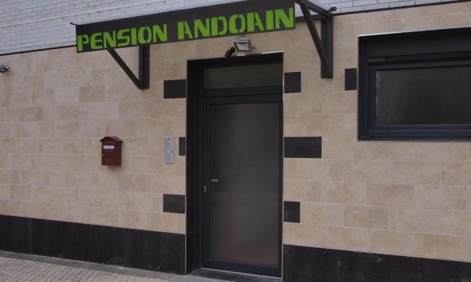 Andoain House | Budget-Friendly Stay at Pension Andoain with Family Amenities