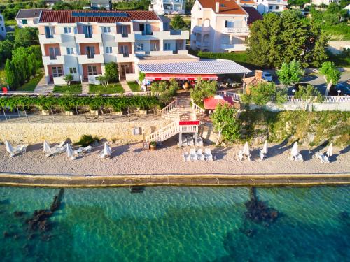 Rtina Hotel | Pet-Friendly Pension Augustino with Private Beach Access