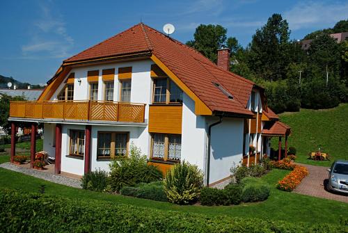 Vrchlabi House | Budget-Friendly Pension B&B with Family Amenities & Breakfast
