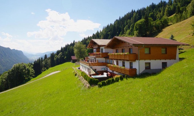 Pichl-Preunegg House | Top-Rated Pension Bergbauernhof Irxner with Hot Tub Access