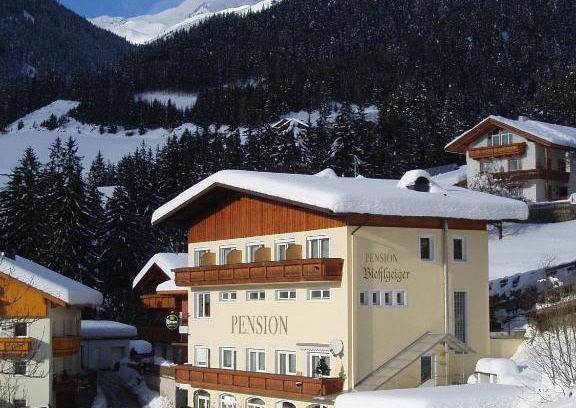Anras House | Pet and Child Friendly Stay at Pension Bichlgeiger