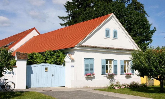 Eberau Bed & Breakfast | Charming Pension Buch: Cozy B&B with Hot Tub Bliss