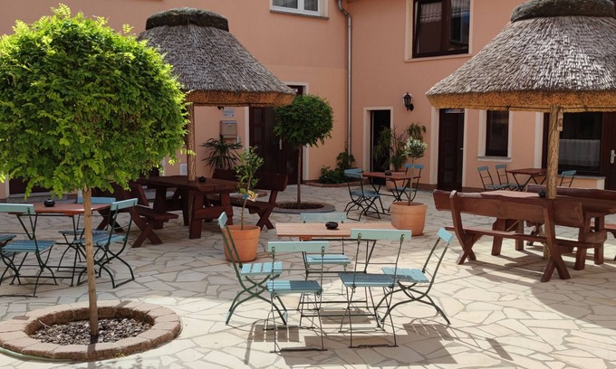 Rothenburg/O.L. House | Inviting Pension Cubana: Spa & Breakfast Awaits You