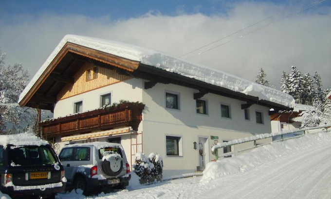 Soell House | Cozy Pension Feichter: Pet Friendly with Hot Tub Amenities