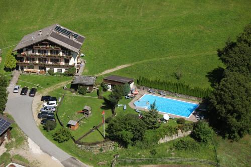 San Leonardo in Passiria House | Discover Pension Gasthof Haselstaude: 9/10 Rated Retreat