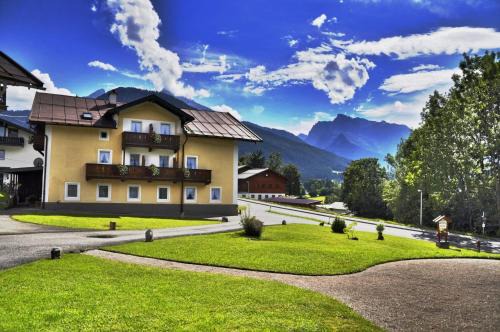 Oberschonau House | Discover Pension Gregory: Family-Friendly with Top Reviews