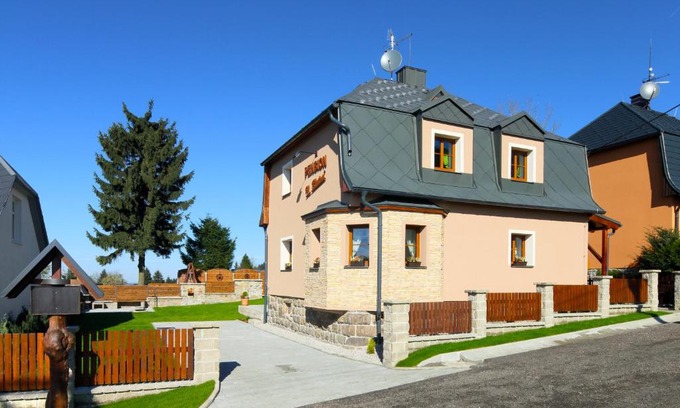 Horni Blatna House | Pet-Friendly Pension H.Blatná: Rated 9.2 with Hot Tub!