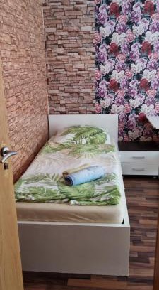 Ebingen House | Budget-Friendly Stay at Pension Haus am Malesfelsen