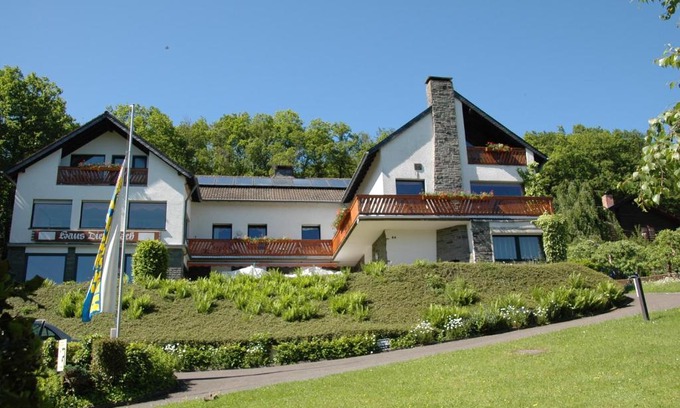 Hasenfeld House | Delightful Pension Haus Diefenbach with Oceanfront Views
