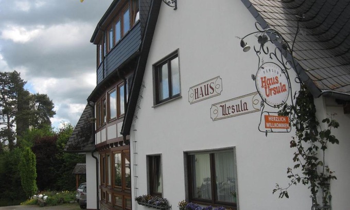 Guels House | Welcoming Pension Haus Ursula with Breakfast & Family Amenities