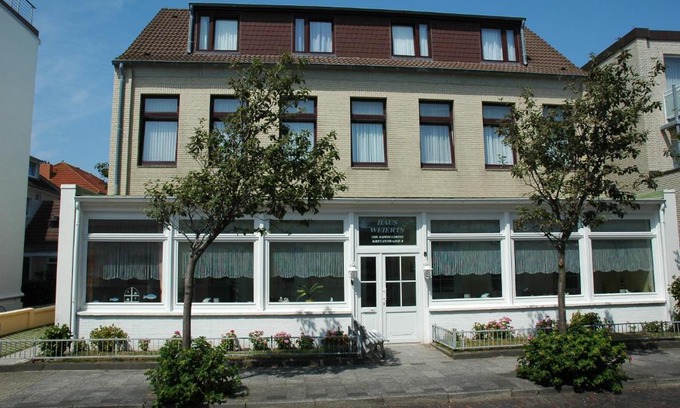 Norderney House | Family-Friendly Retreat at Pension Haus Weierts
