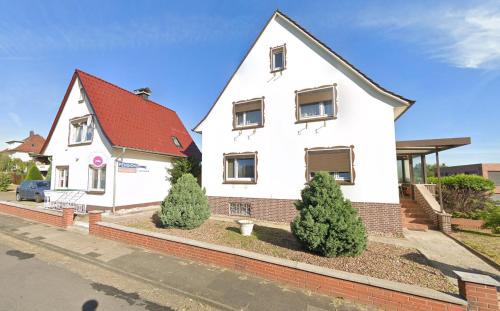 Loehne House | Discover Pension Highway: Your Ideal Budget-Friendly Stay