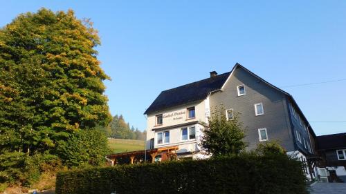 Volkholz House | Pet-Friendly Pension Hofmann: Guest Rated 9/10 with Breakfast