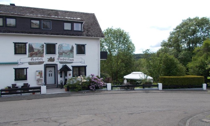 Niederraden House | Child-Friendly Comfort at Pension Hubertus: 8/10 Rated!