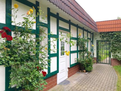 Eberswalde House | Cozy Pension im Grünen with Kitchen for Your Next Getaway