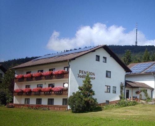 Schoellnach House | Family-Friendly Getaway at Pension Jodlbauer - Rated 7.8