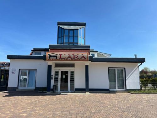 Magdeburg House | Budget-Friendly Stay at Pension Lara with Family Amenities