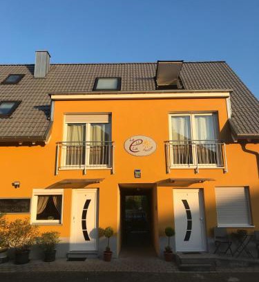 Rust House | Experience Pension LeLiLa Rust: Pet-Friendly Oceanfront Retreat