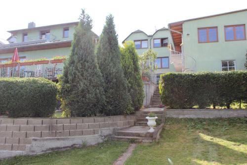 Karlovy Vary Hotel | Pet-Friendly Pension Lukas with Breakfast and Hot Tub