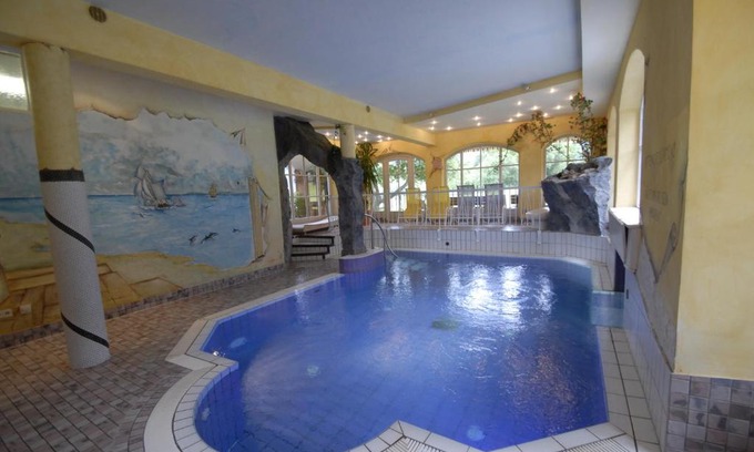 Auffach Hotel | Cozy Pension Luzenberg: Oceanfront Retreat with Pool Access