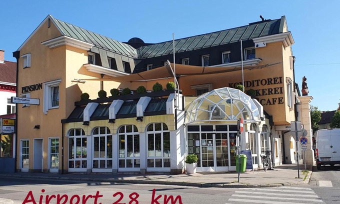 Lobau House | Pet-Friendly Pension Müller Gartner with Great Amenities