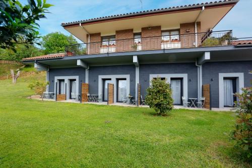 Mutriku House | Oceanfront Mendi Azpi Rooms: Rated 9.1/10, Family-Friendly