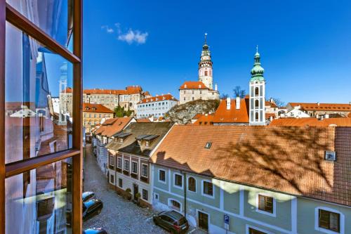 Cesky Krumlov House | Family-Friendly Pension Nostalgie with Kitchen Access