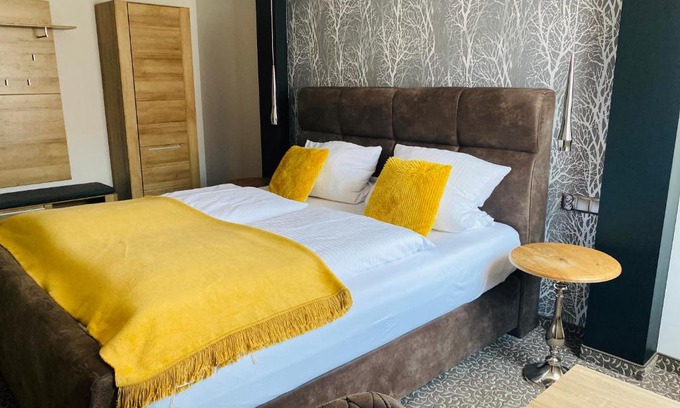Schrobenhausen House | Pension Piatto d´Oro: Family and Pet-Friendly Getaway