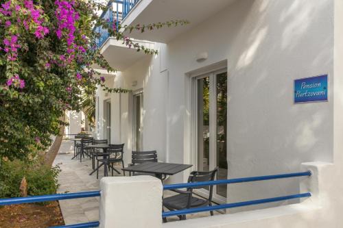 Paros House | Family-Friendly Getaway at Pension Piertzovani - Rated 9.1