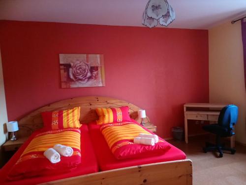 Boppard House | Cozy Pension Röhrig: Pet-Friendly with Breakfast & Kitchen