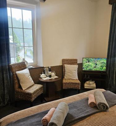 Hrensko House | Inviting Pension-Restaurace Lugano with Hot Tub & Breakfast