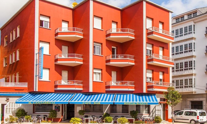 Carino House | Cozy Pension Restaurante Cantábrico with Family-Friendly Dining